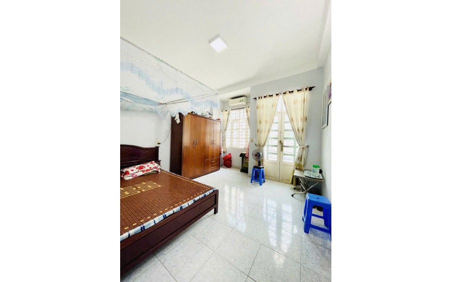 Bán nhà Quận 12, Nhà đẹp 3 tầng 104m2, KV Trung Tâm, Mặt tiền Trương Thị Hoa Q12, Nhỉnh 9 Tỷ, Còn Thương lượng